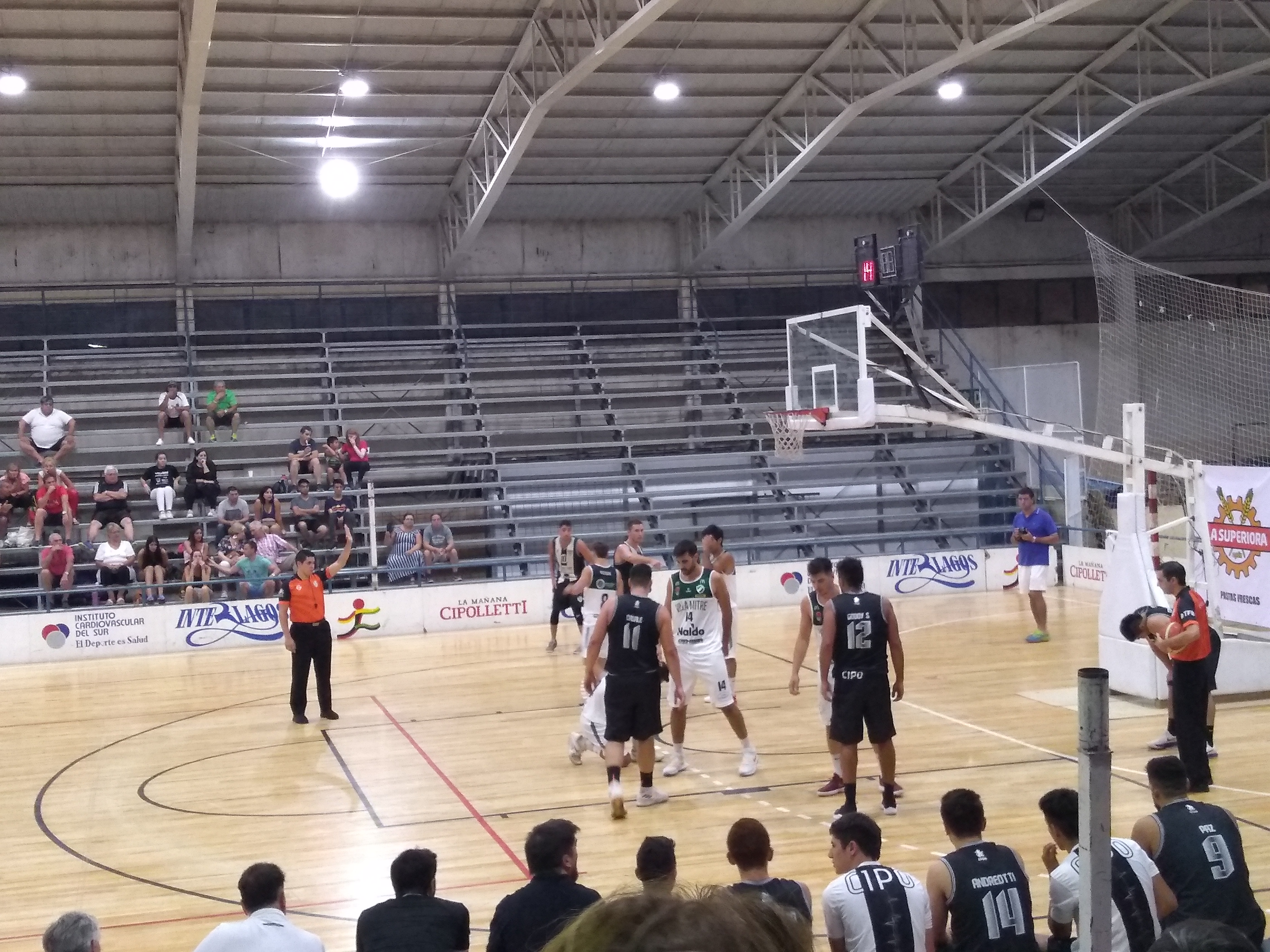 Cipolletti le ganó al puntero