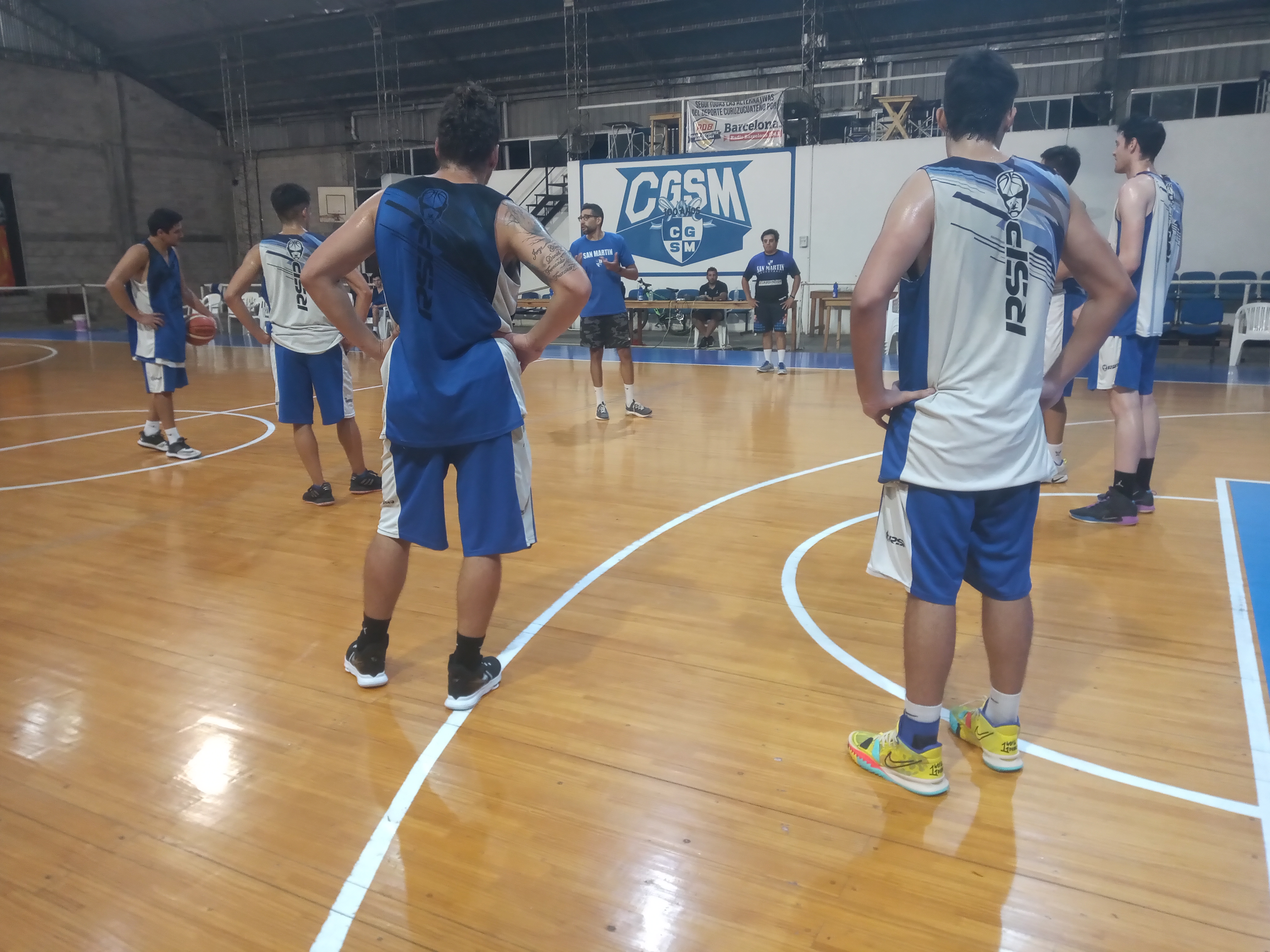 San Martín visita a Acción que quiere salir del fondo