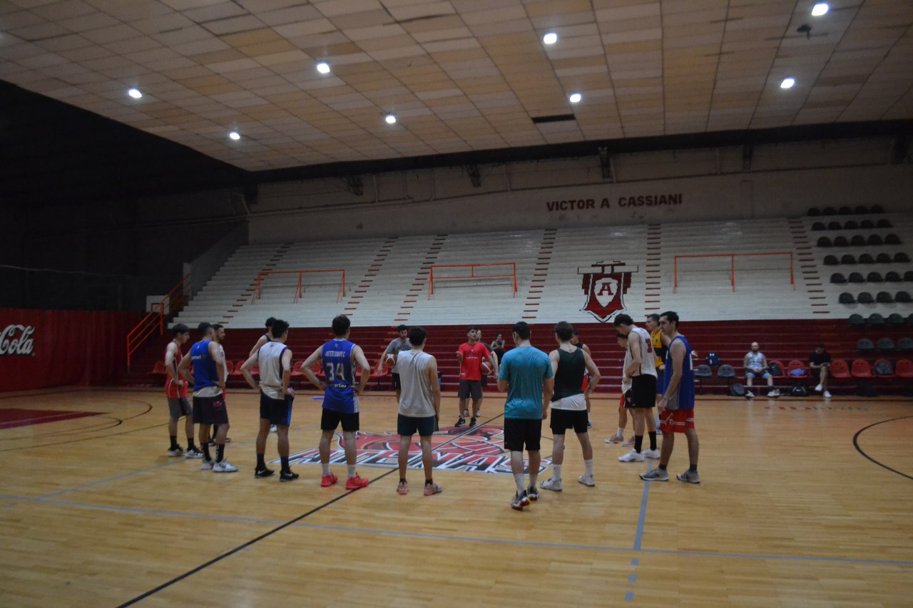 Atenas visita a Unión en el comienzo del Federal