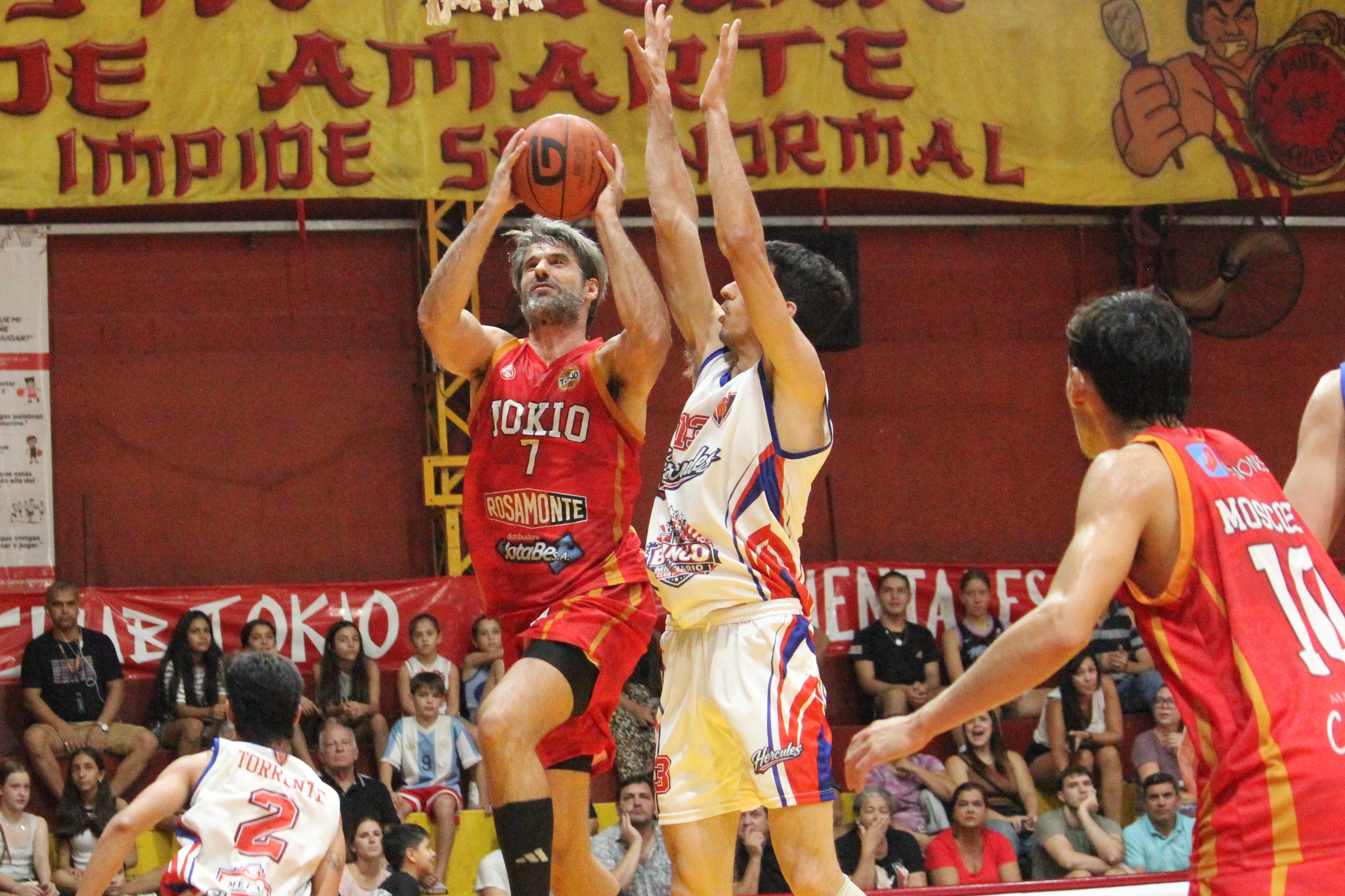 Tokio cambió la cara en el segundo tiempo y festejó ante Hércules