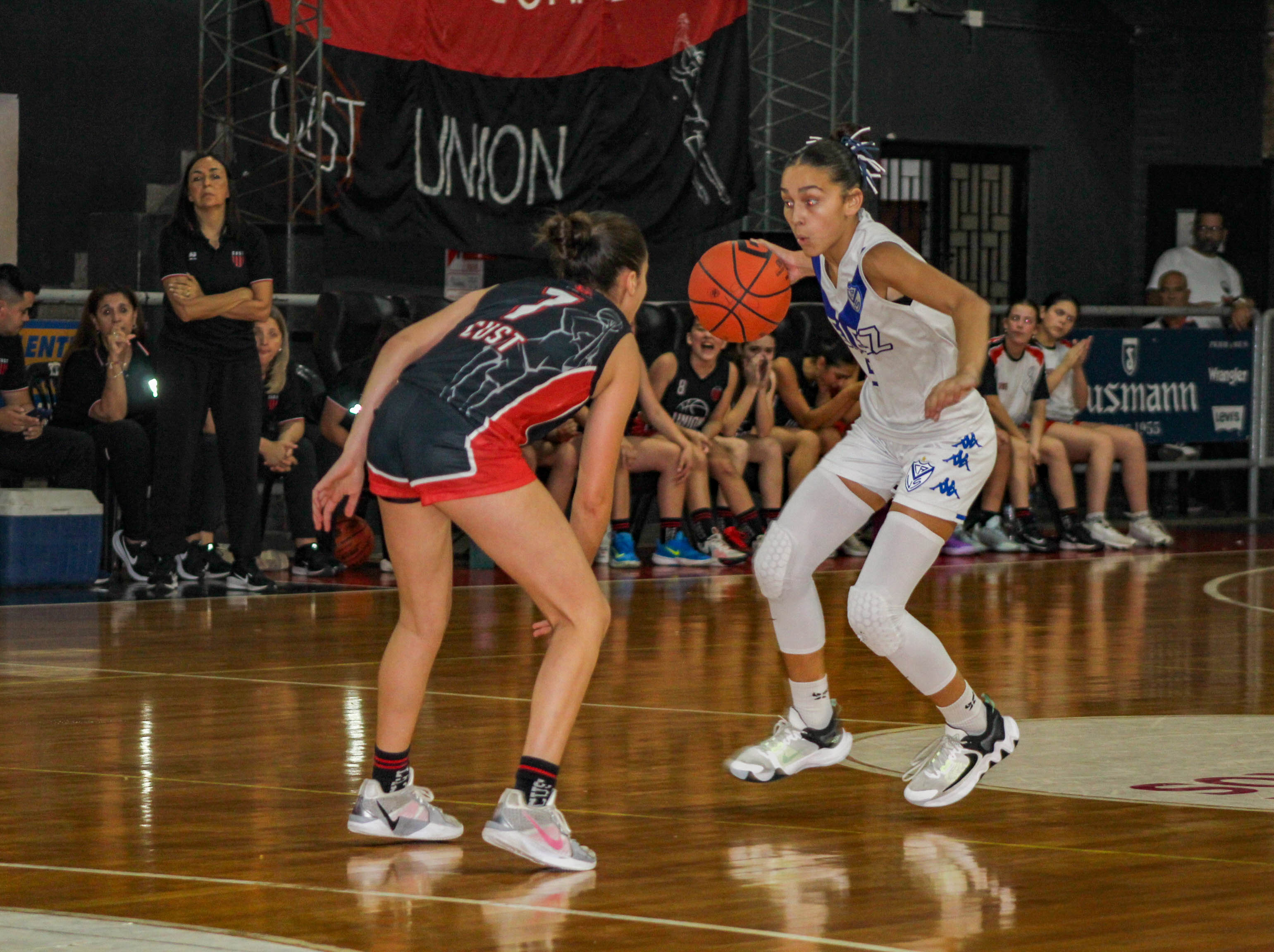 Regatas San Nicolás y Vélez jugarán la final de La Liga Federal U13 Femenina