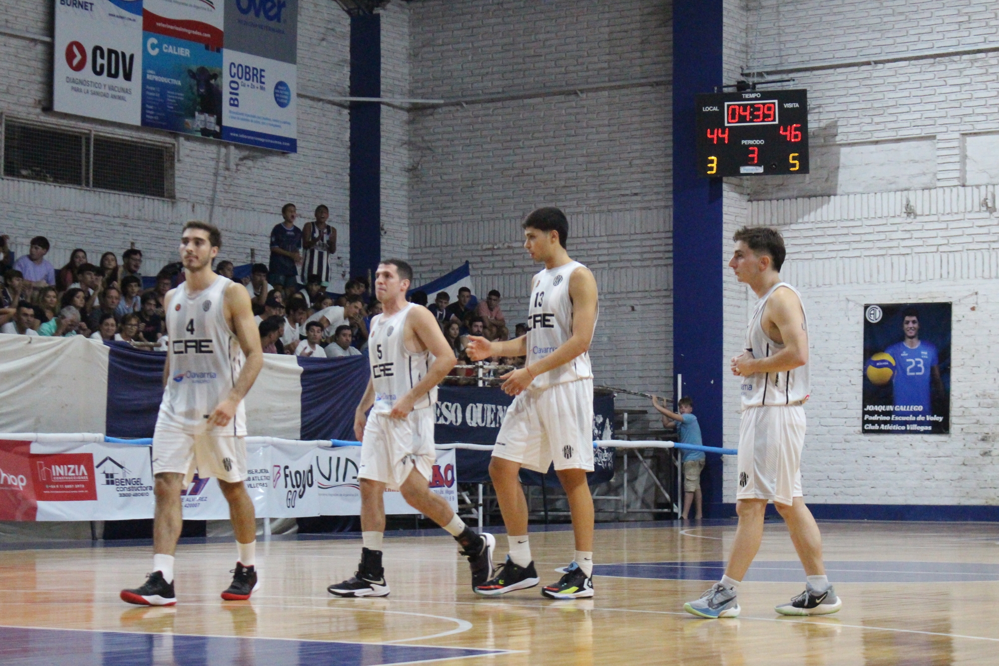 Victoria de Estudiantes de Olavarria frente a Atletico Villegas.