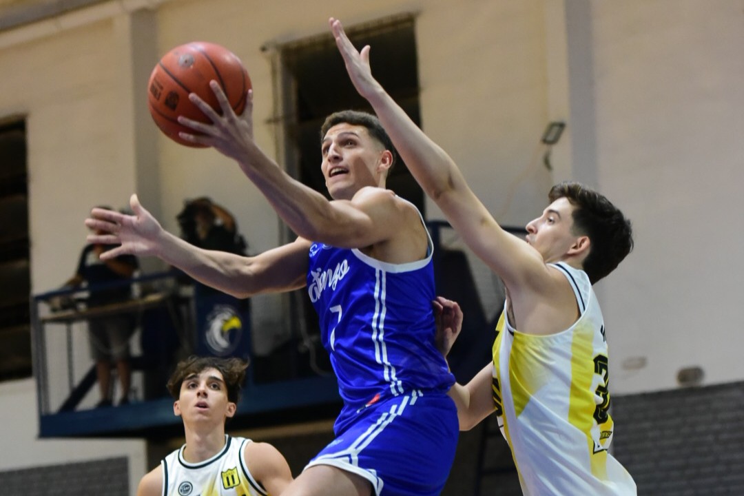 Matienzo mantuvo la calma en el cierre y sumó otra victoria