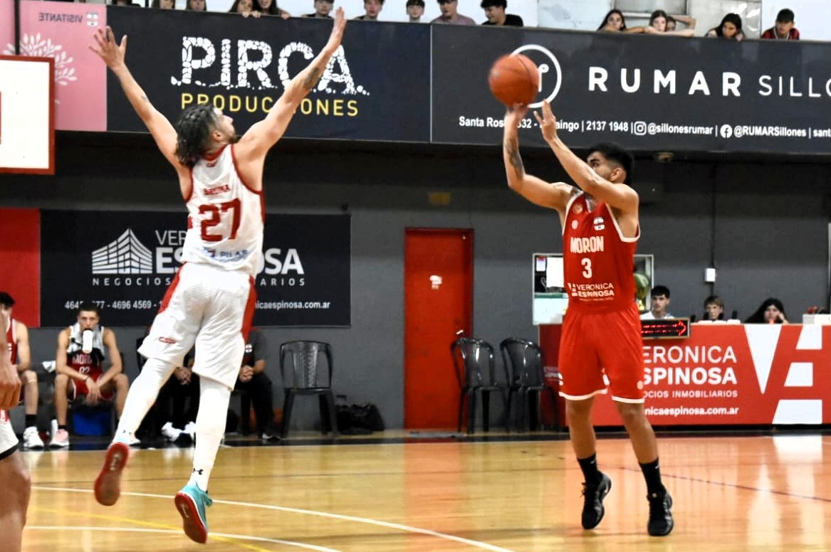 Morón reaccionó a tiempo y superó a Sportivo Pilar en su debut