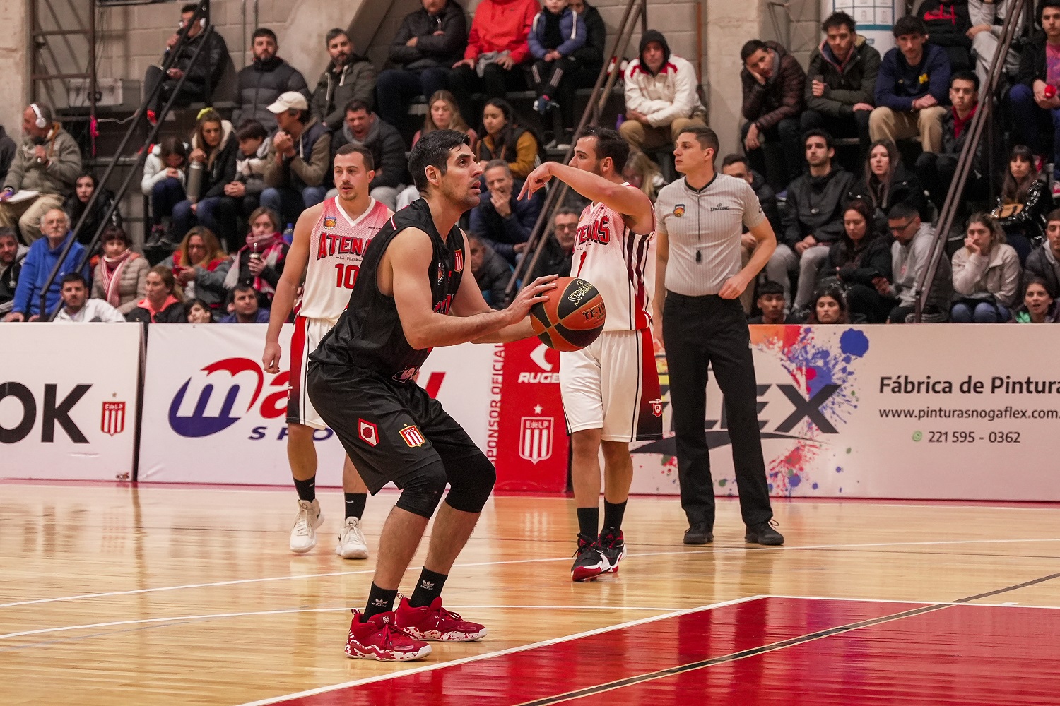 Estudiantes debuta en UNO