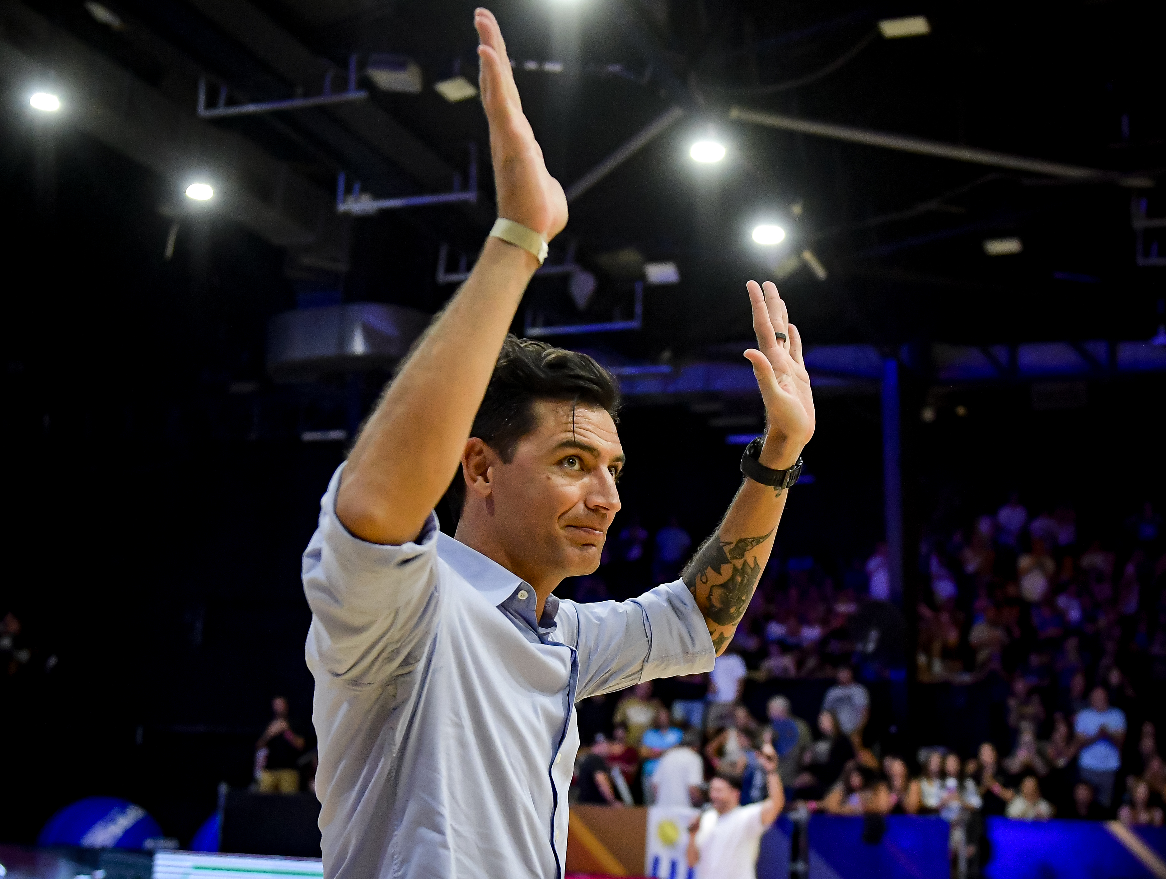 ¡Gracias, Cabeza! Carlos Delfino recibió un merecido reconocimiento a su trayectoria en la Selección Nacional