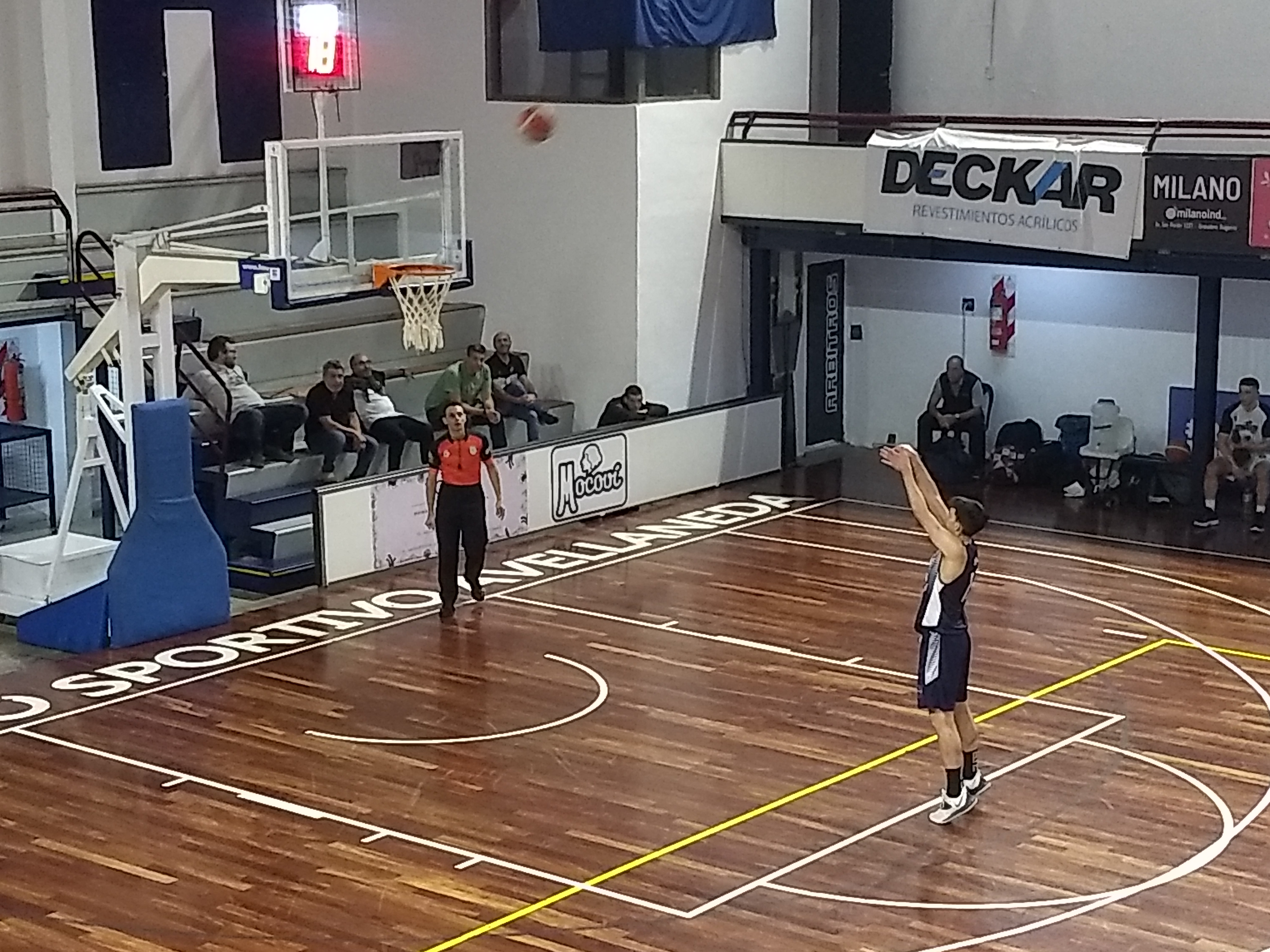 Náutico ganó un partido muy disputado y complicó a Temperley