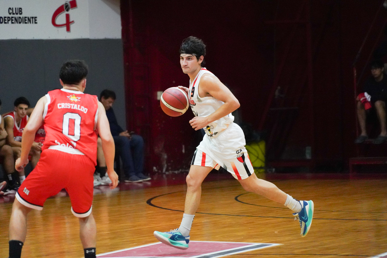 El León pisó fuerte en Zárate, derrotó al Rojo y se volvió a Chivilcoy con la punta de la Zona B de la División Sudeste.