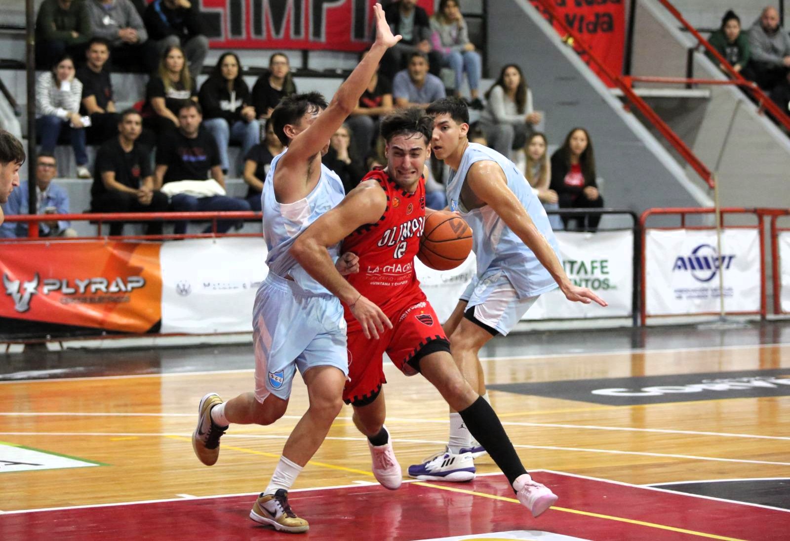 Olimpia fue contundente ante Sport Club y da pelea en la Centro A