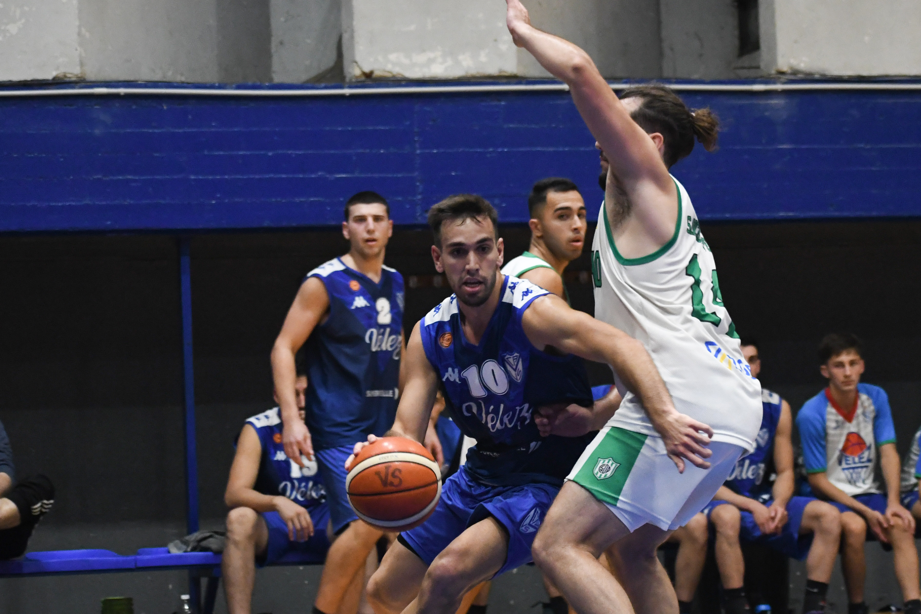 Vélez Sarsfield logró su primer triunfo en casa