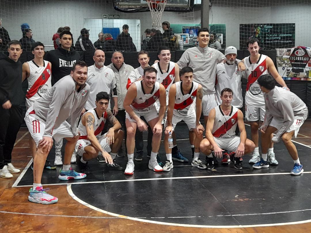 River se llevó el primer partido de Floresta