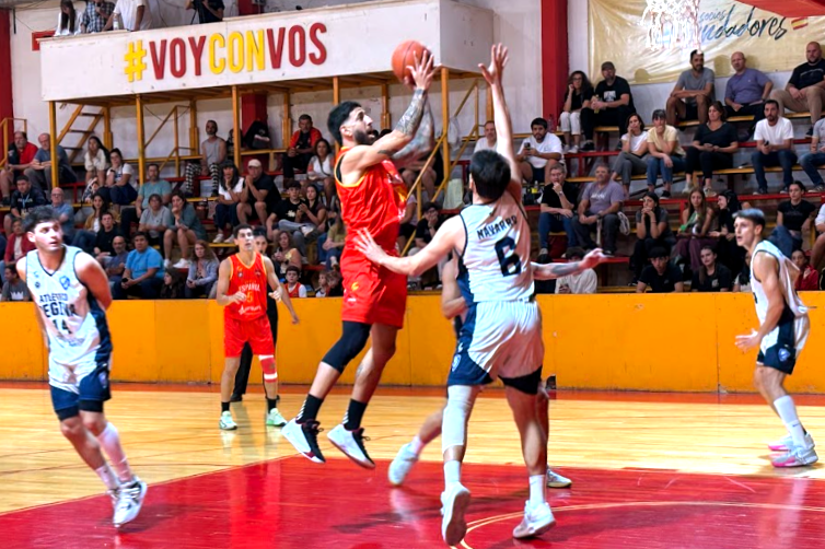 Centro Español comenzó con el pie derecho en El Templo
