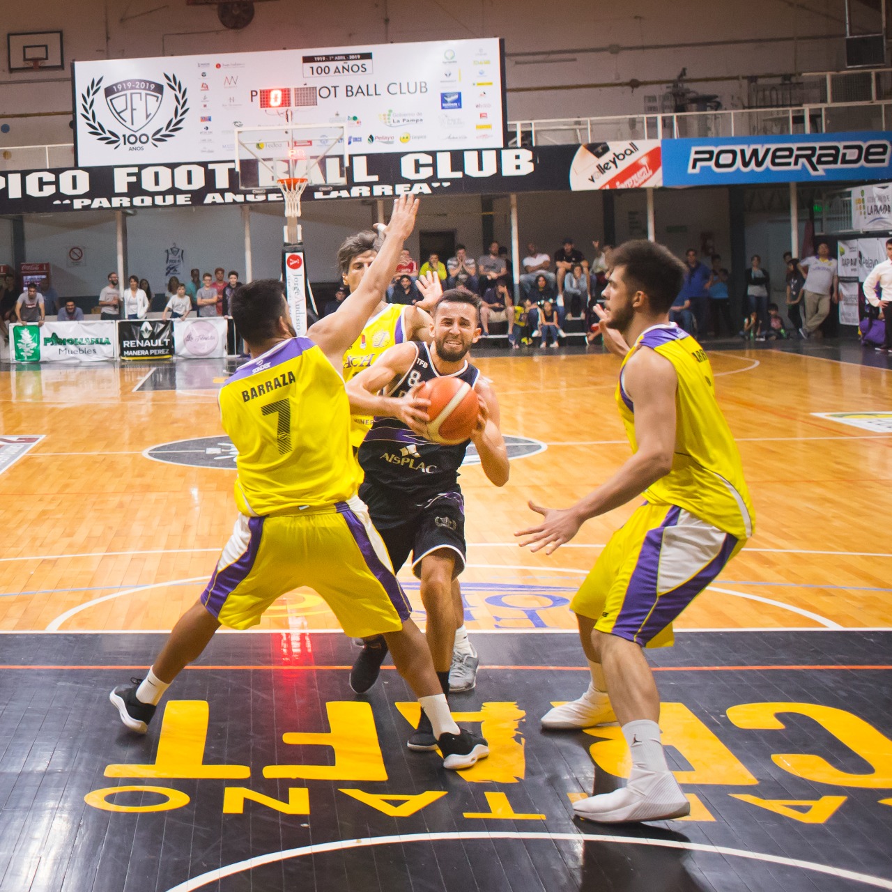 Pico se recuperó con una victoria en casa