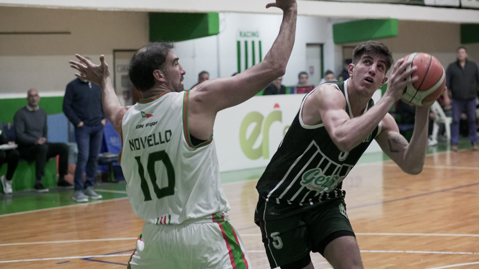 Racing triunfó en el clásico de la ciudad y piensa en la próxima etapa