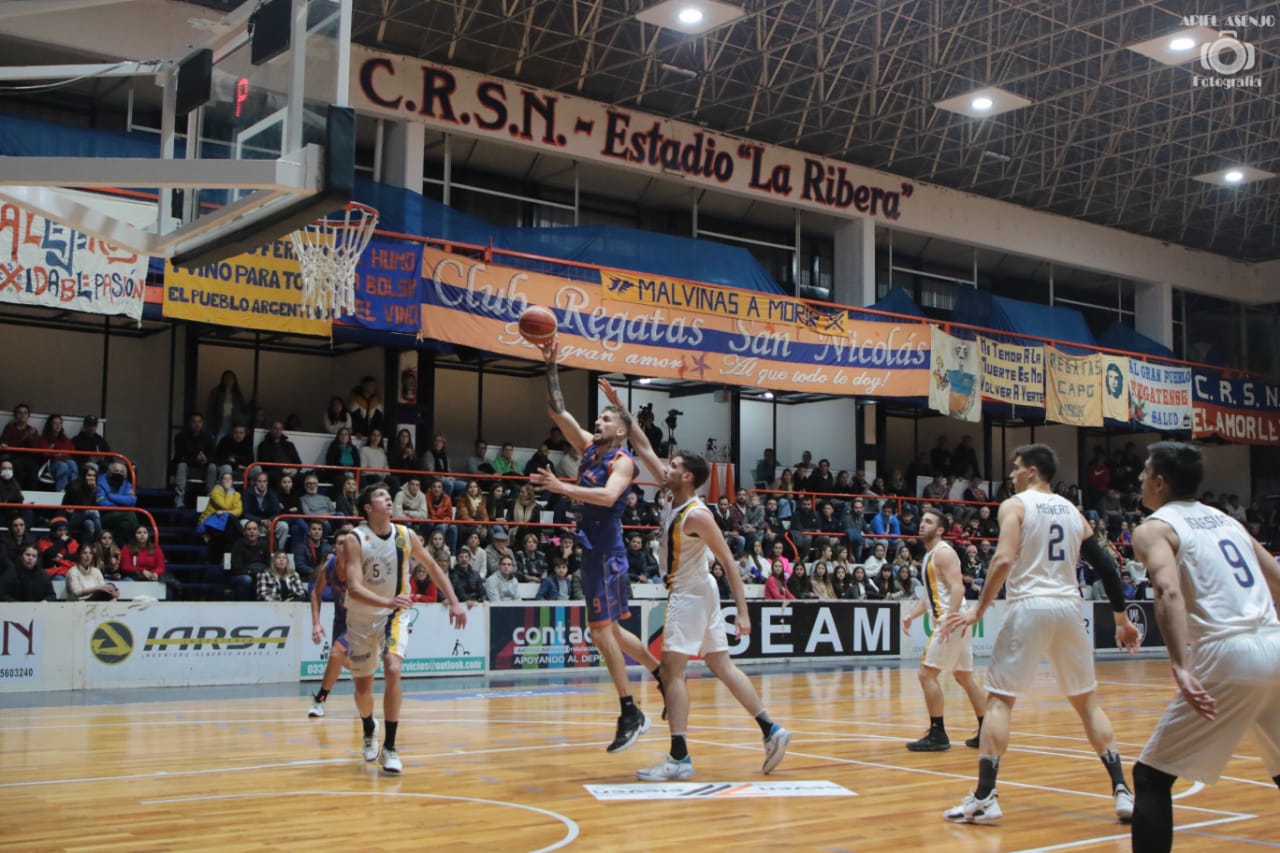 Regatas de San Nicolás fue una aplanadora e igualó la serie