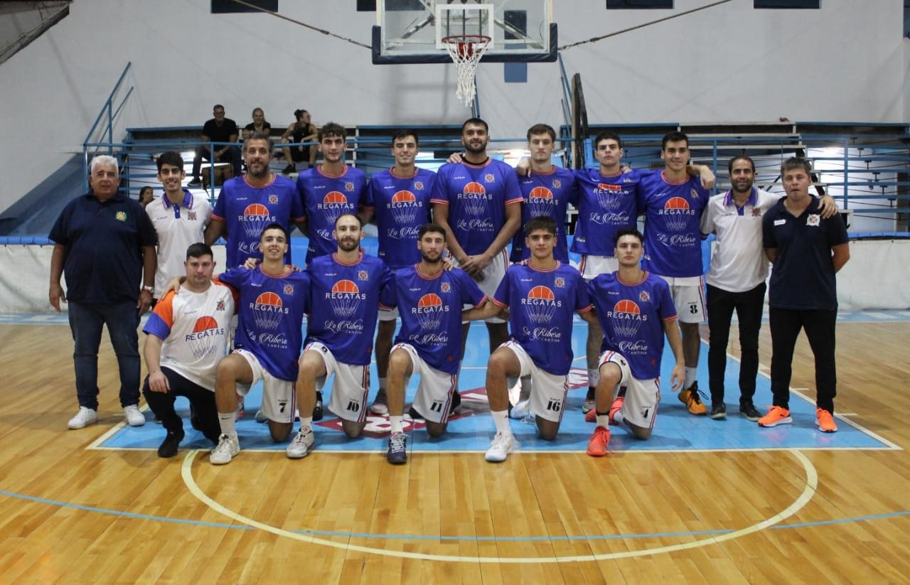 Regatas ganó en Junín y sigue invicto