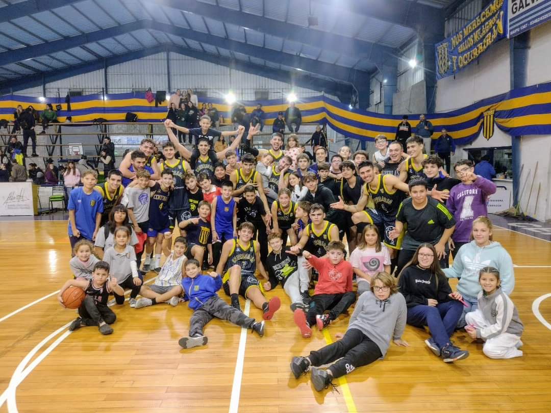 Centenario ganó y terminó la fase regular invicto
