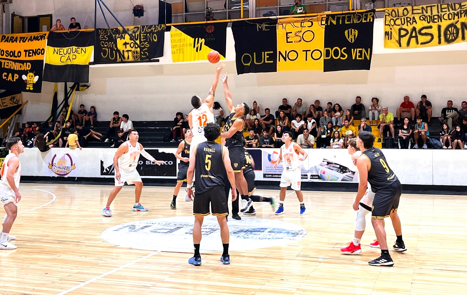 Deportivo Roca juega como local y culmina su campaña solidaria