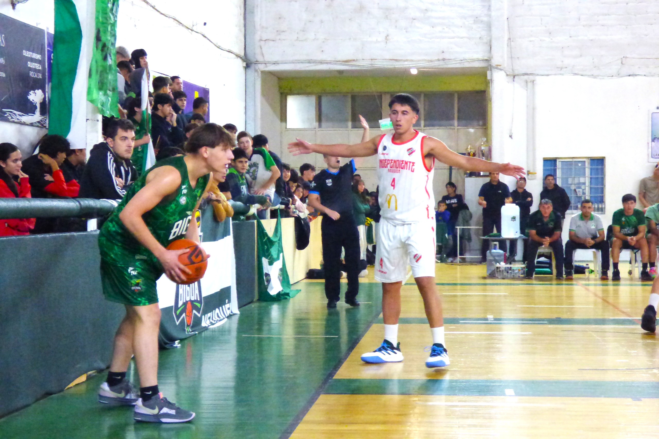 El Biguá ganó el clásico neuquino para conservarse invicto y puntero