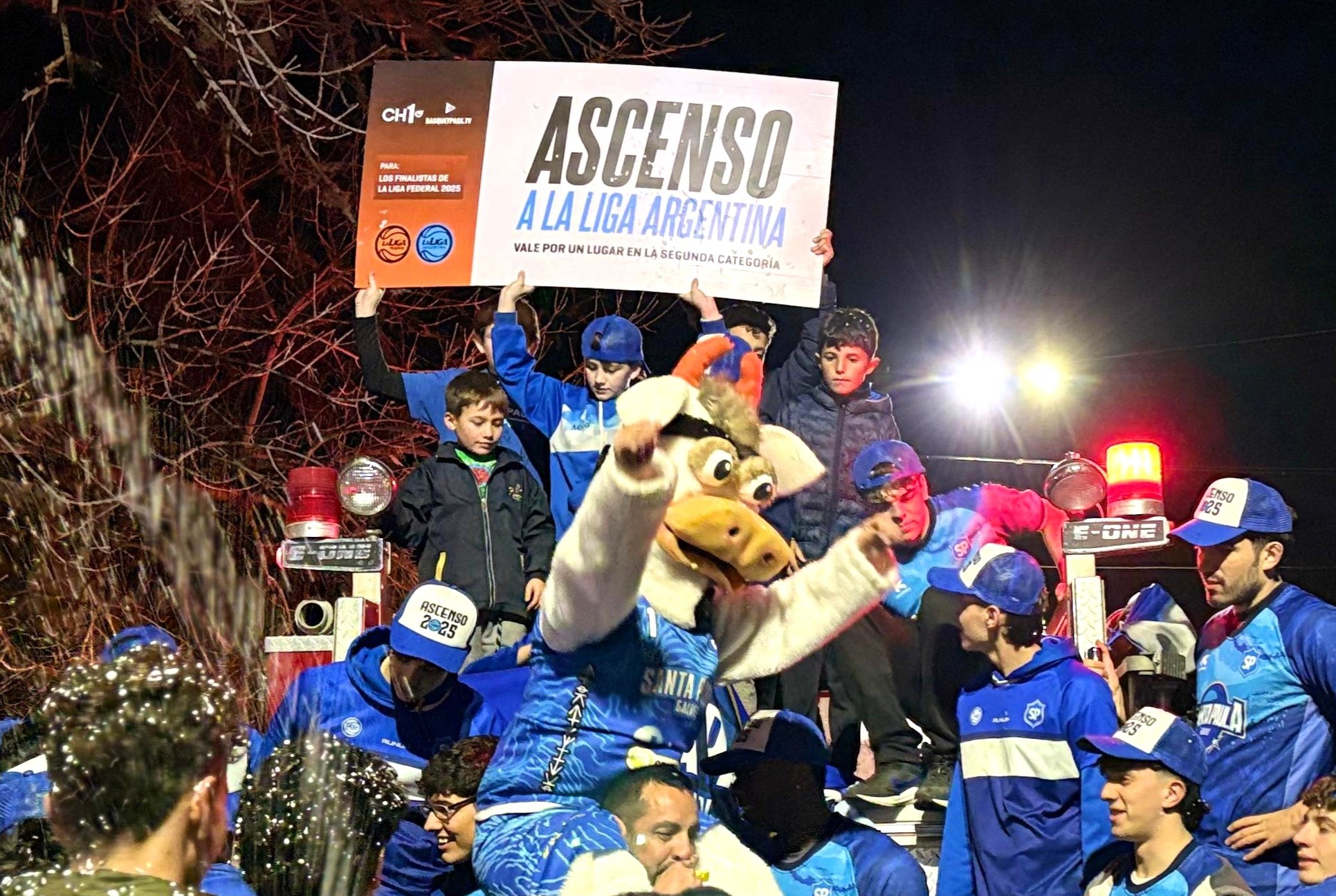 La caravana de celebración en Gálvez: momento histórico para Santa Paula
