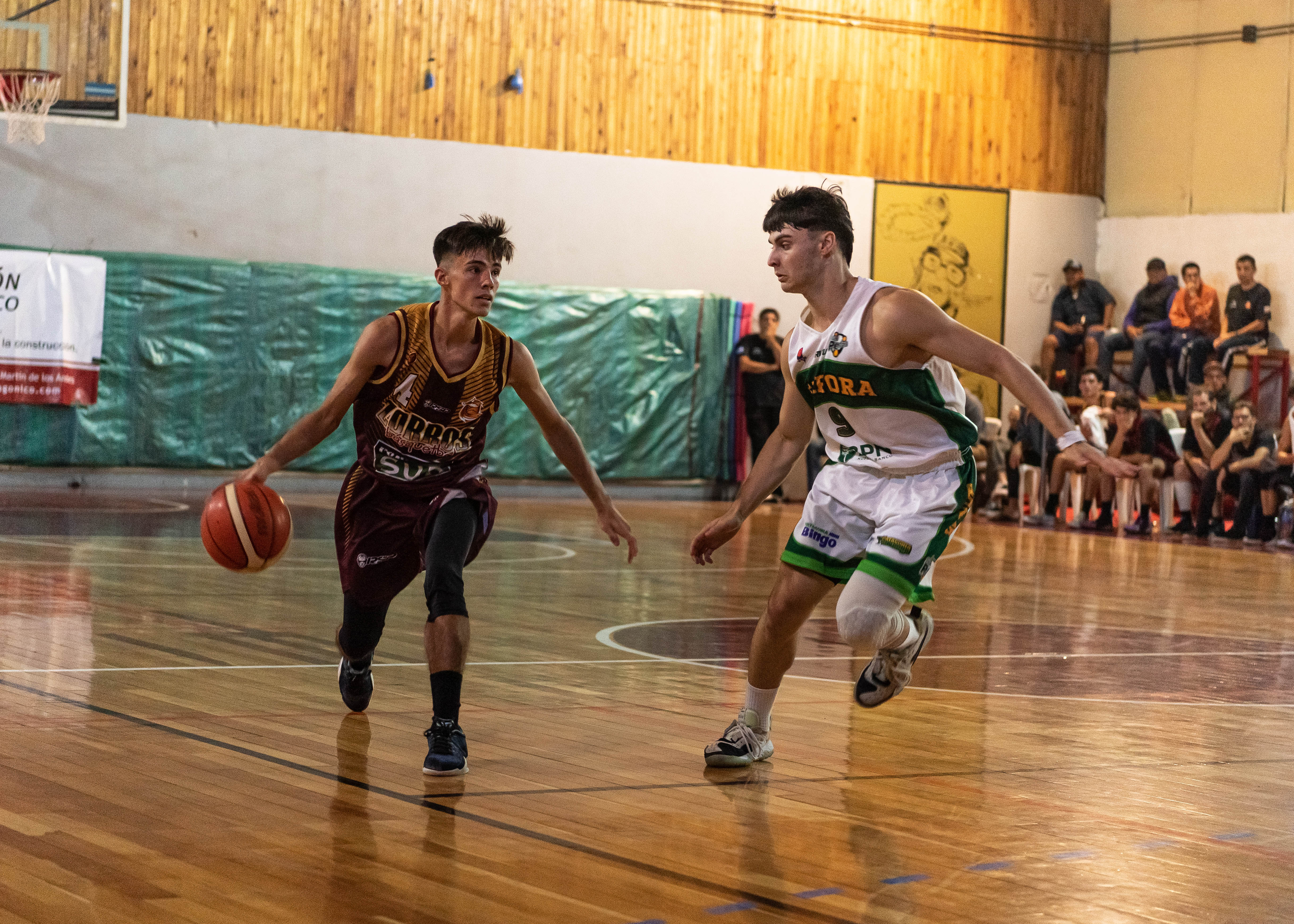 Zorros recibe a Centenario en el SUM del Arenal