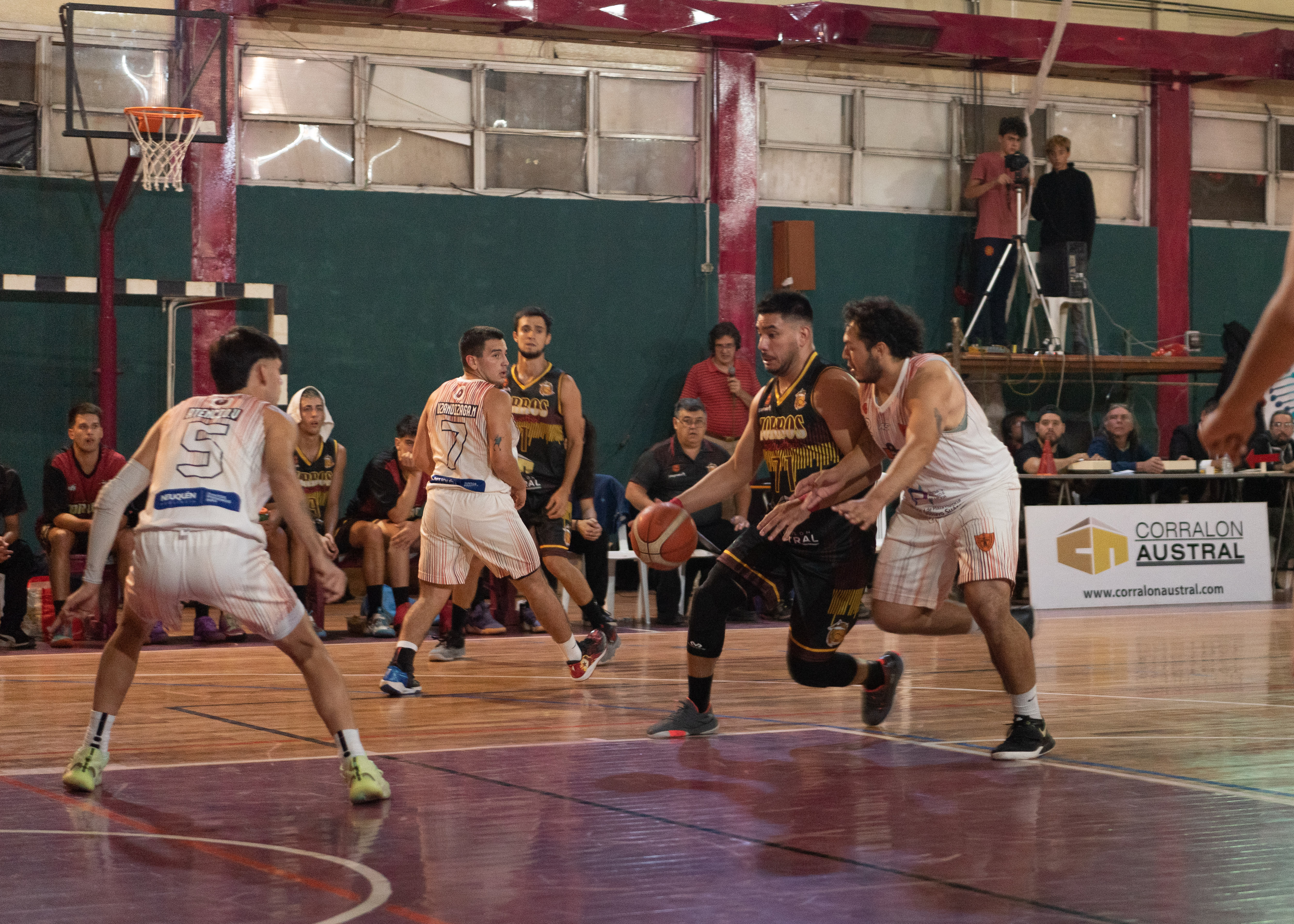 Zorros quiere hacerse fuerte ante Racing