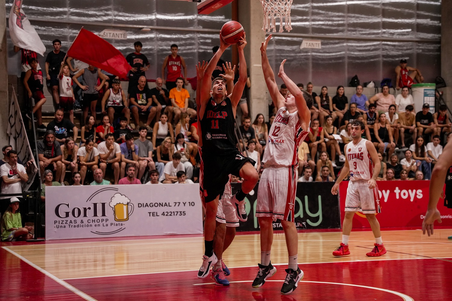 Estudiantes fue superior a Atenas