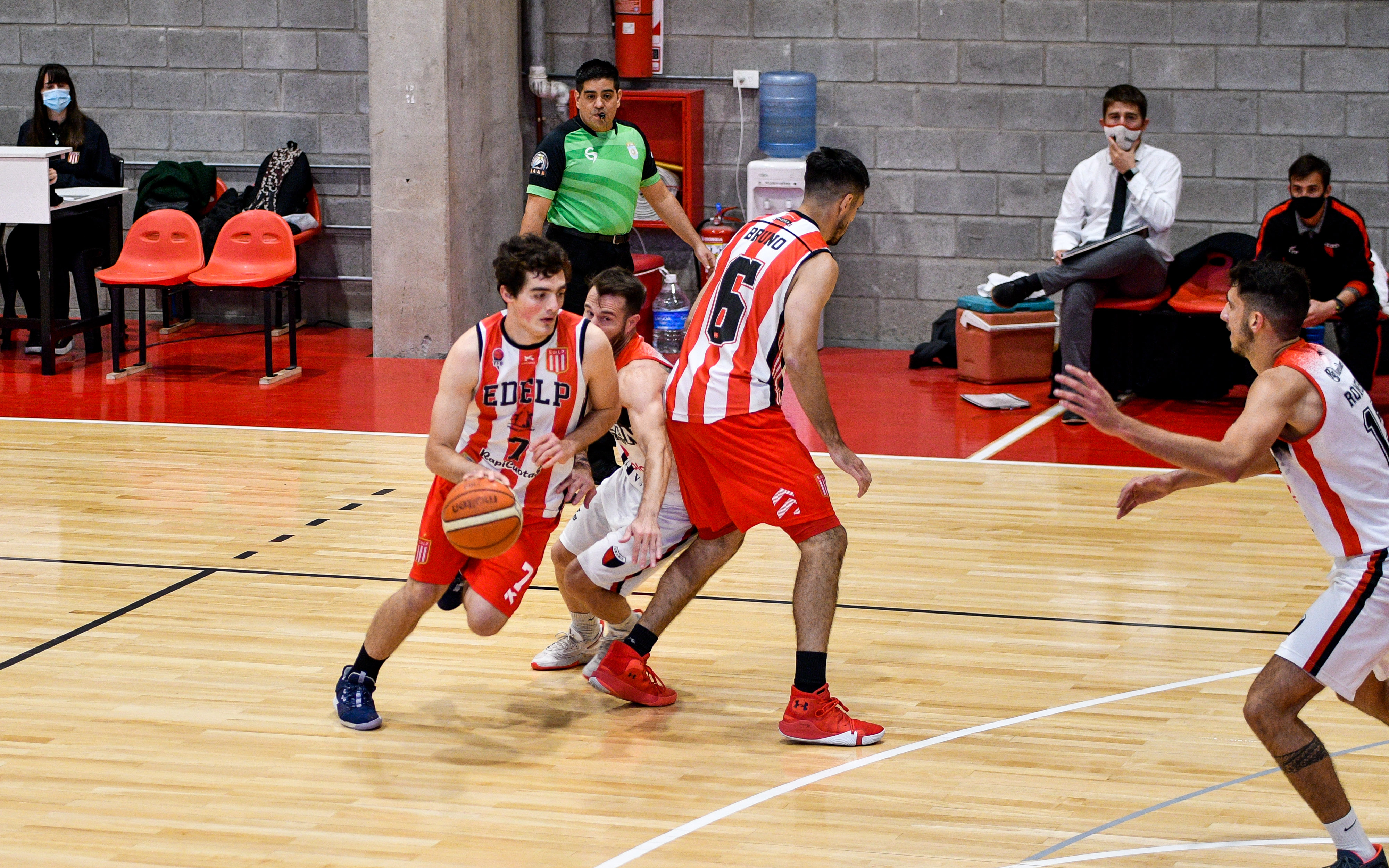Estudiantes se la juega ante Unión de Mar del Plata