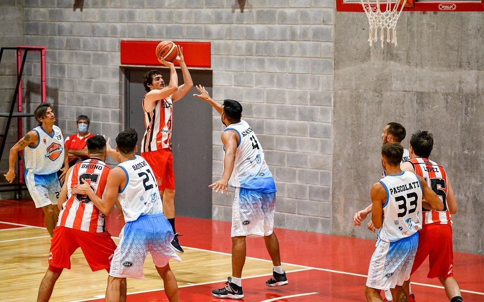 Estudiantes no jugó bien y Zárate lo aprovechó