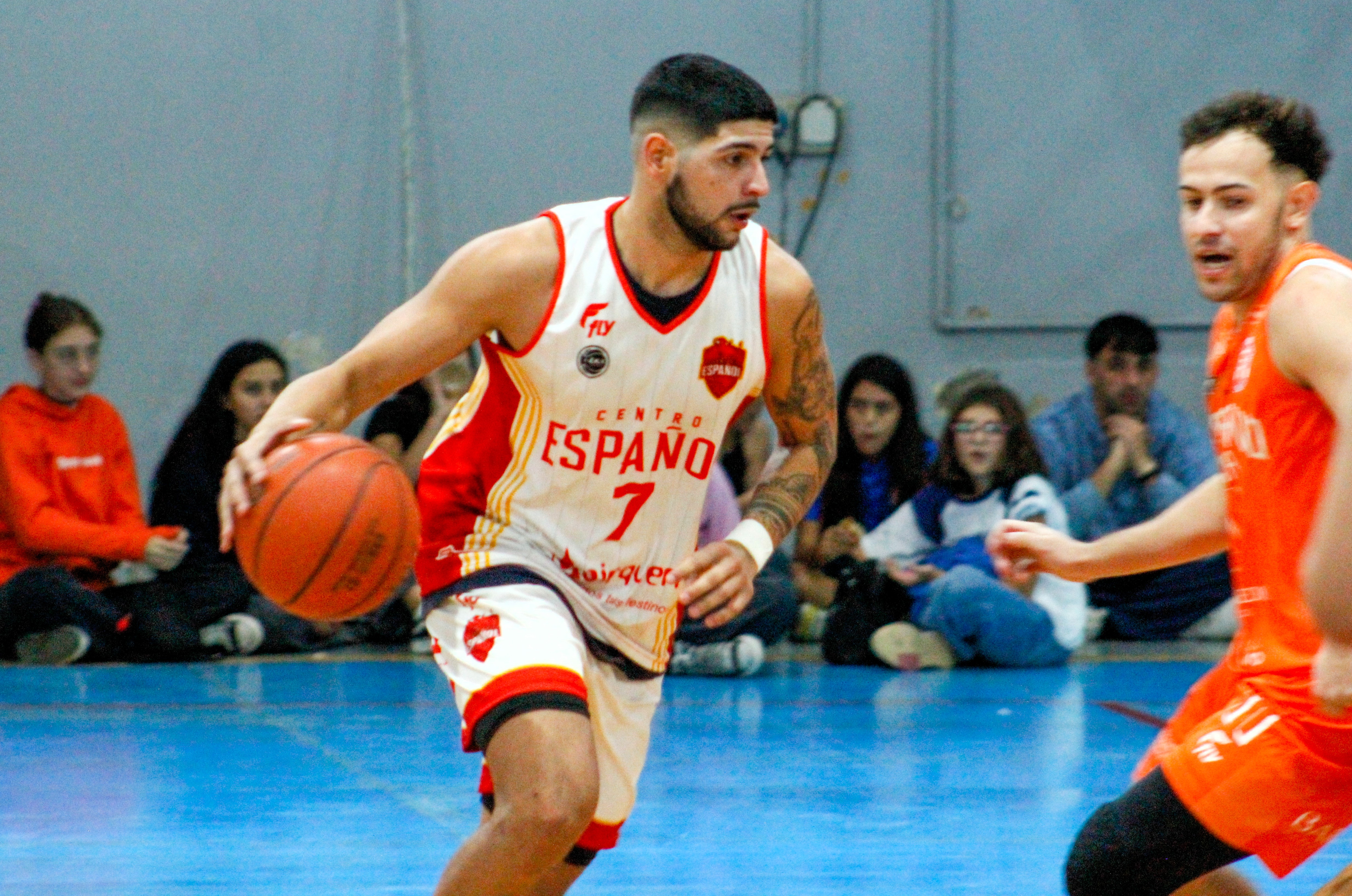 Centro Español superó ampliamente como visitante a Deportivo Roca