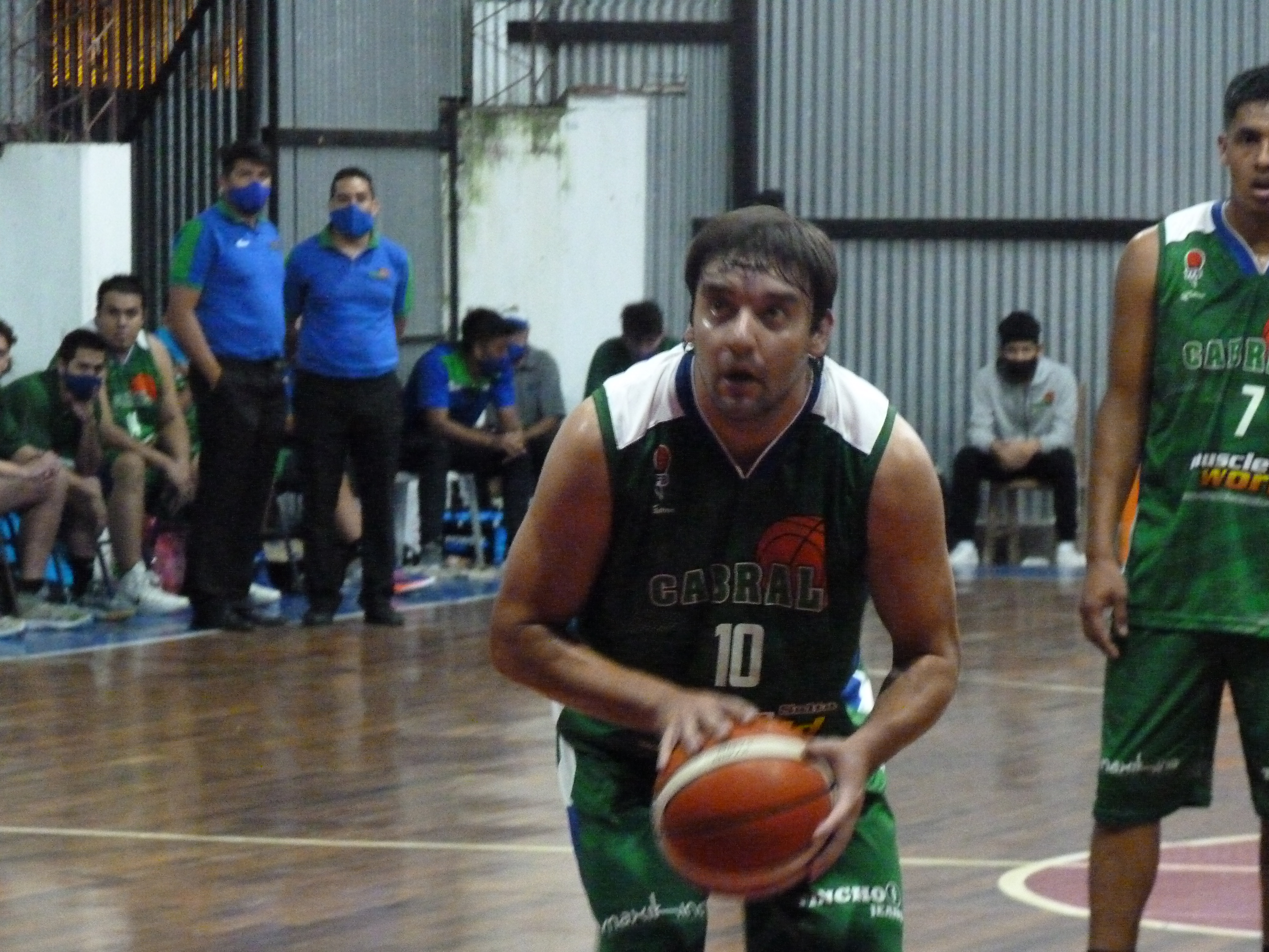 Cabral va en busca de su primera victoria ante Nicolás Avellaneda