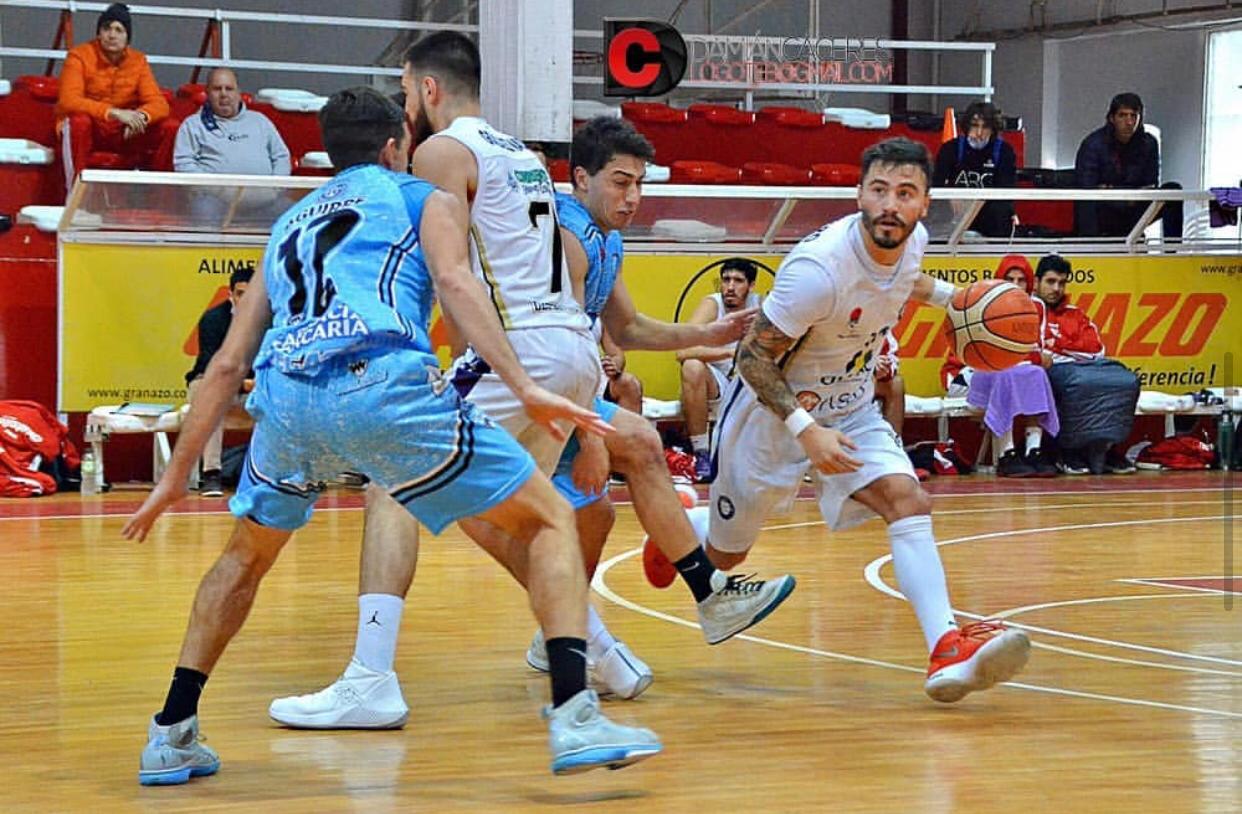 Colón superó a un muy duro Regatas y clasificó a Cuartos