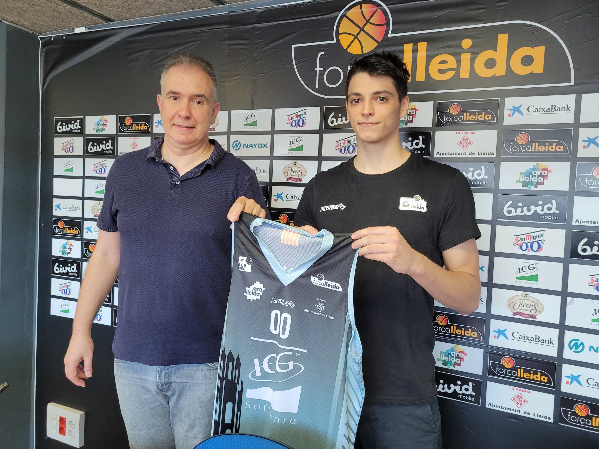 Juani Marcos tras su llegada a Lleida: “Es subir un escalón, estoy muy contento”