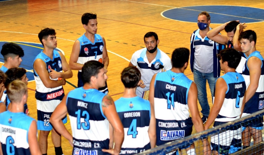 Ferro debuta ante San José