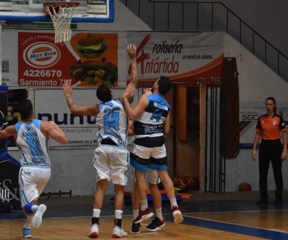 Ferro recibe a Regatas Uruguay