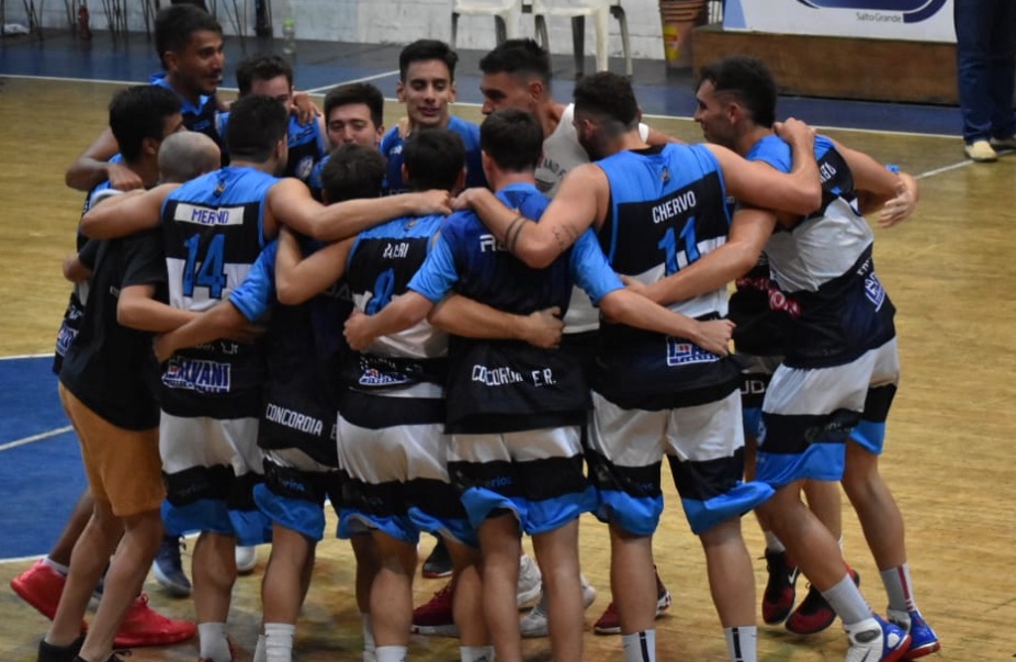 Ferro volvió a celebrar en el clásico