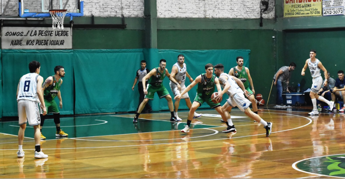 Con el peso de su jerarquía, Sportivo Escobar se llevó un partidazo del Centenario de Santos Lugares