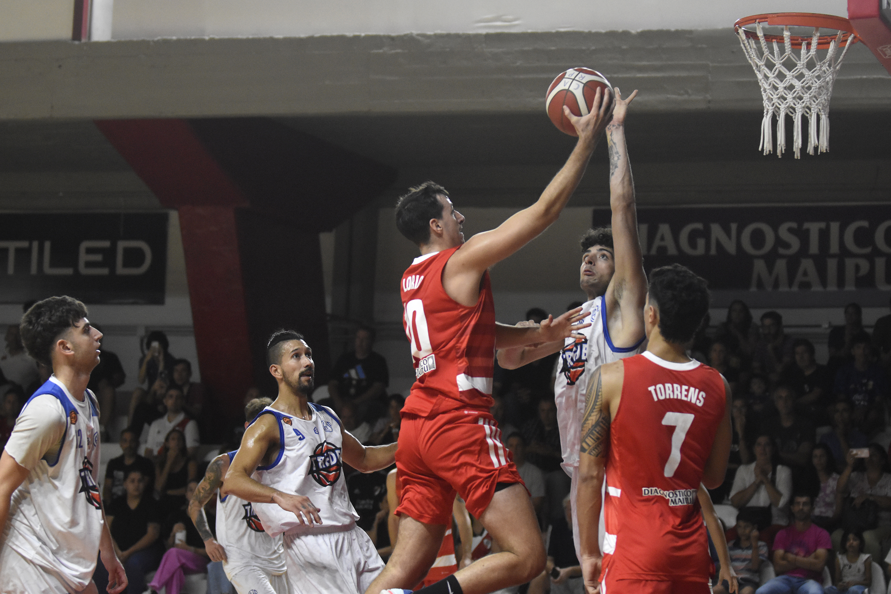 Triunfo de River en el debut