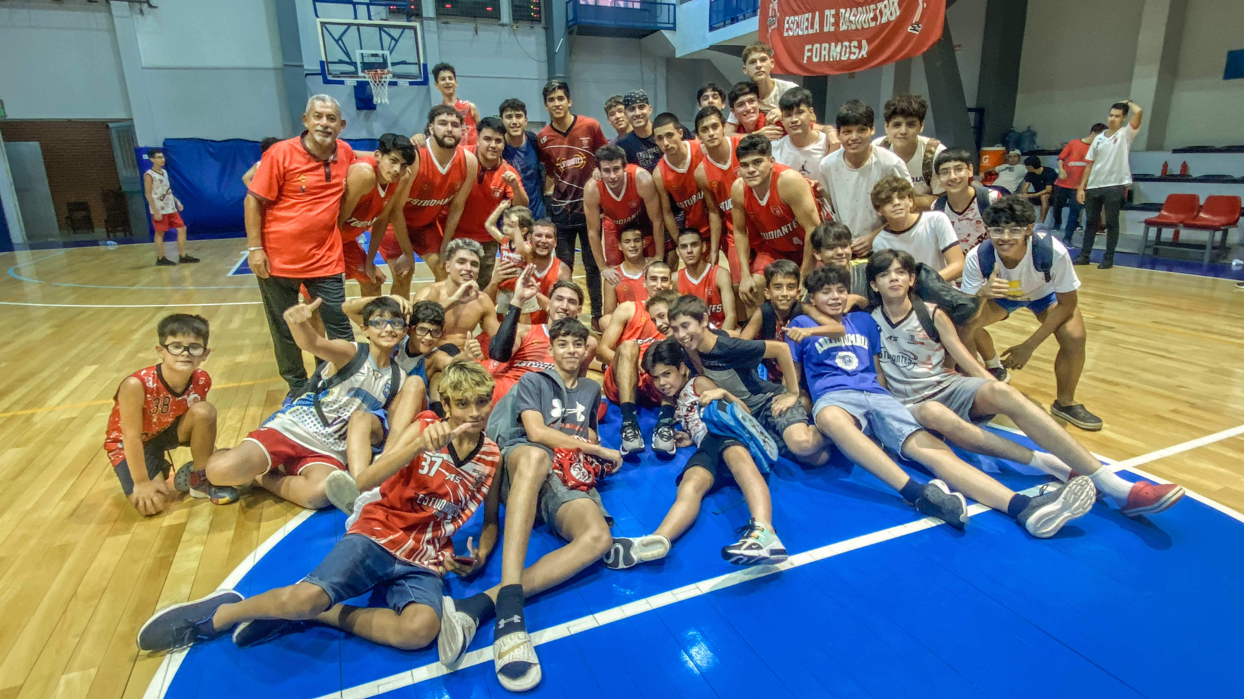 El Rojo se quedó con un partidazo y con la punta