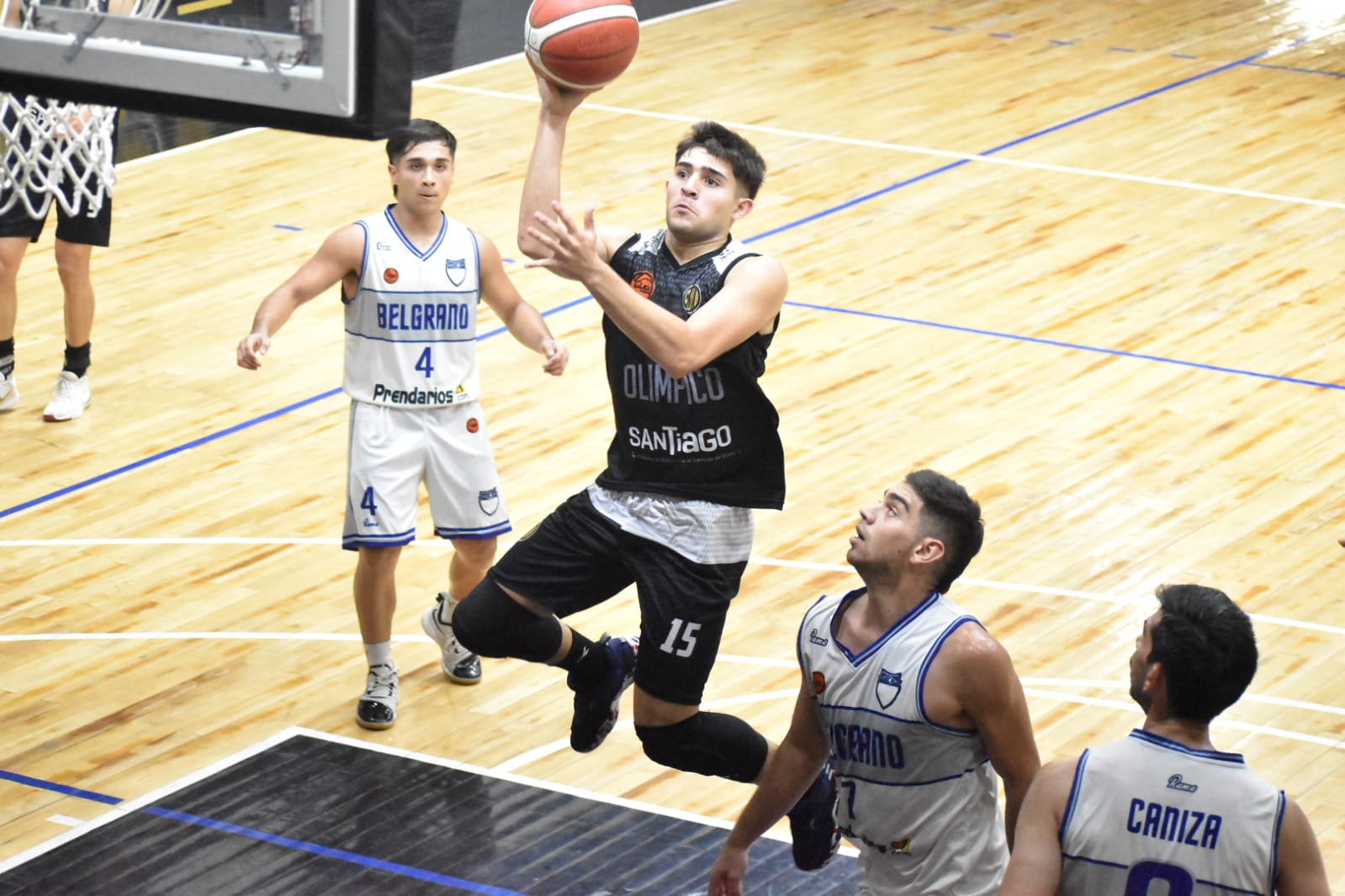 Olímpico debutó con un triunfo
