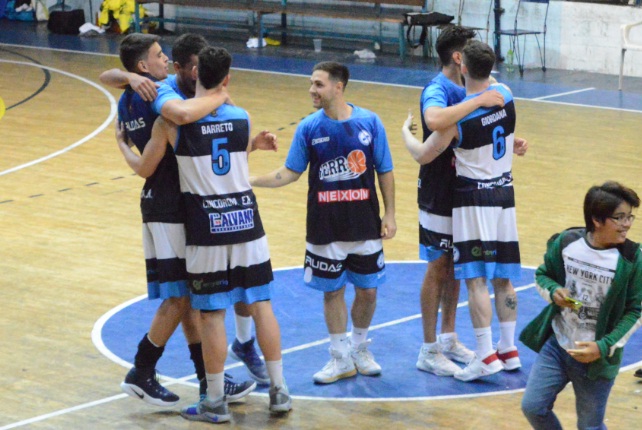 Ferro juega en Colón su primer partido de visitante