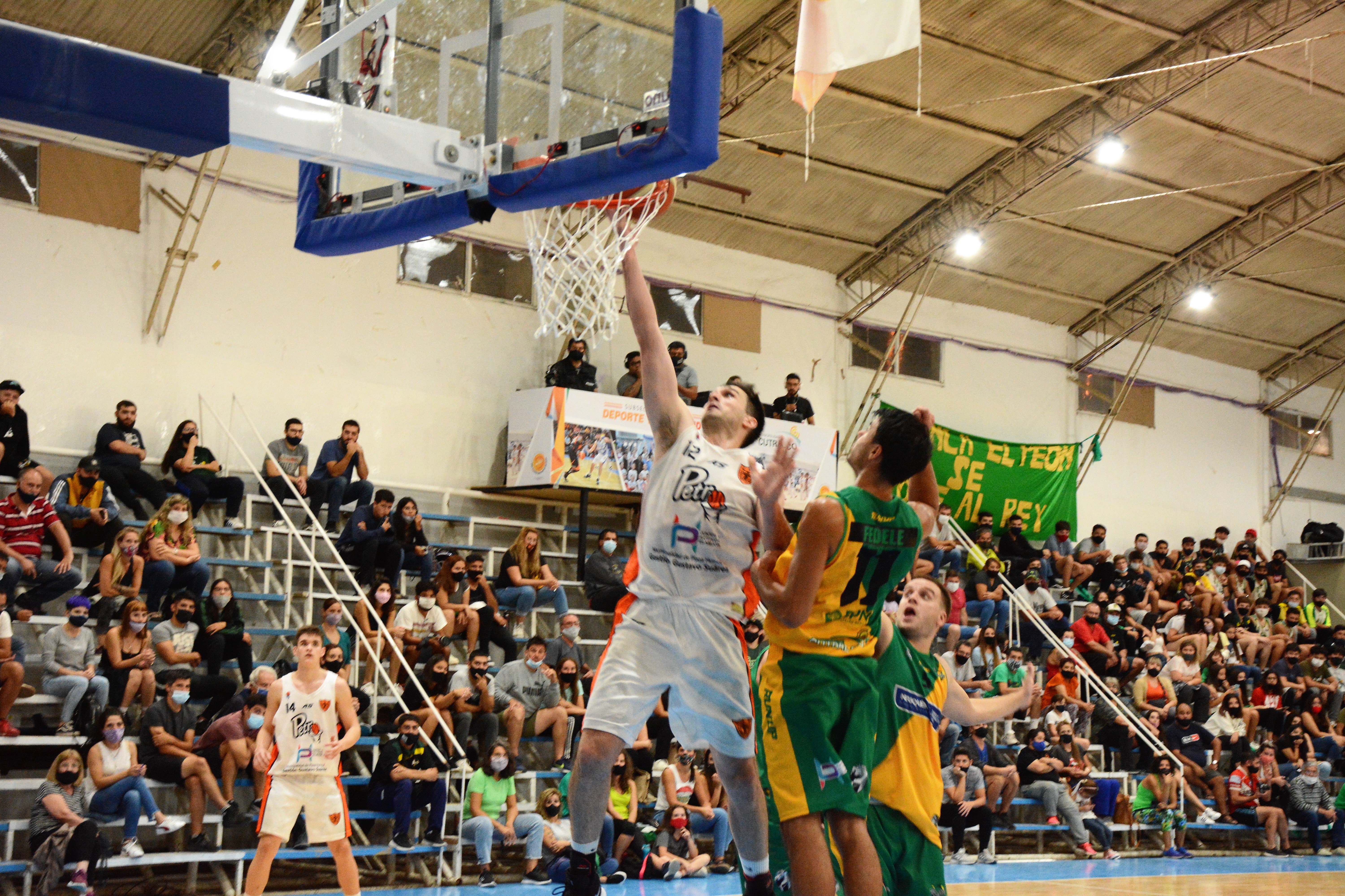 Petrolero recibe a Perfora