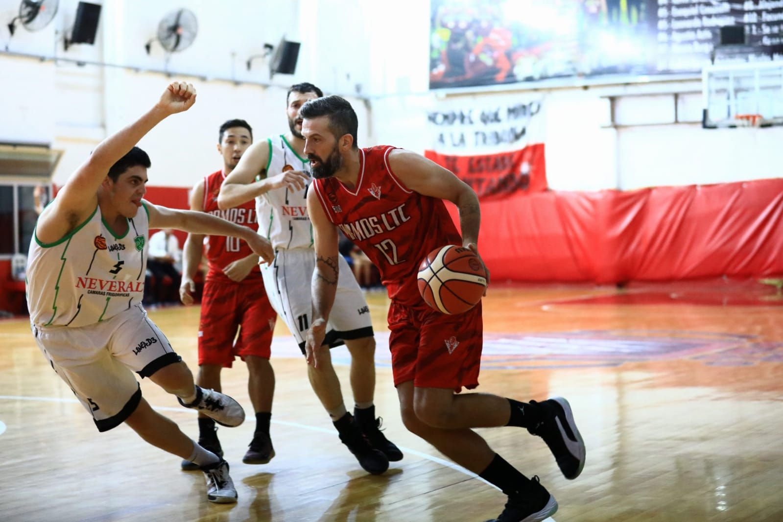Ramos volvió al triunfo ante Institución Sarmiento