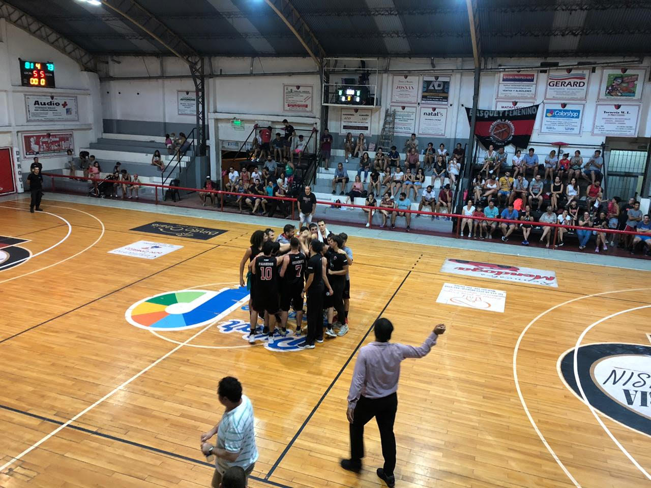 Derqui volvió al triunfo y sigue arriba